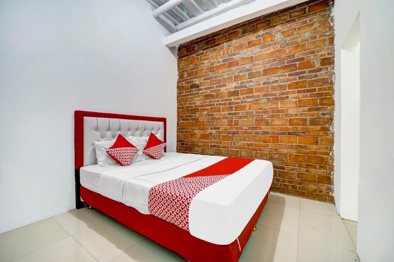 Super Oyo 91173 Guesthouse King Puntodewo Pakualaman Buitenkant foto