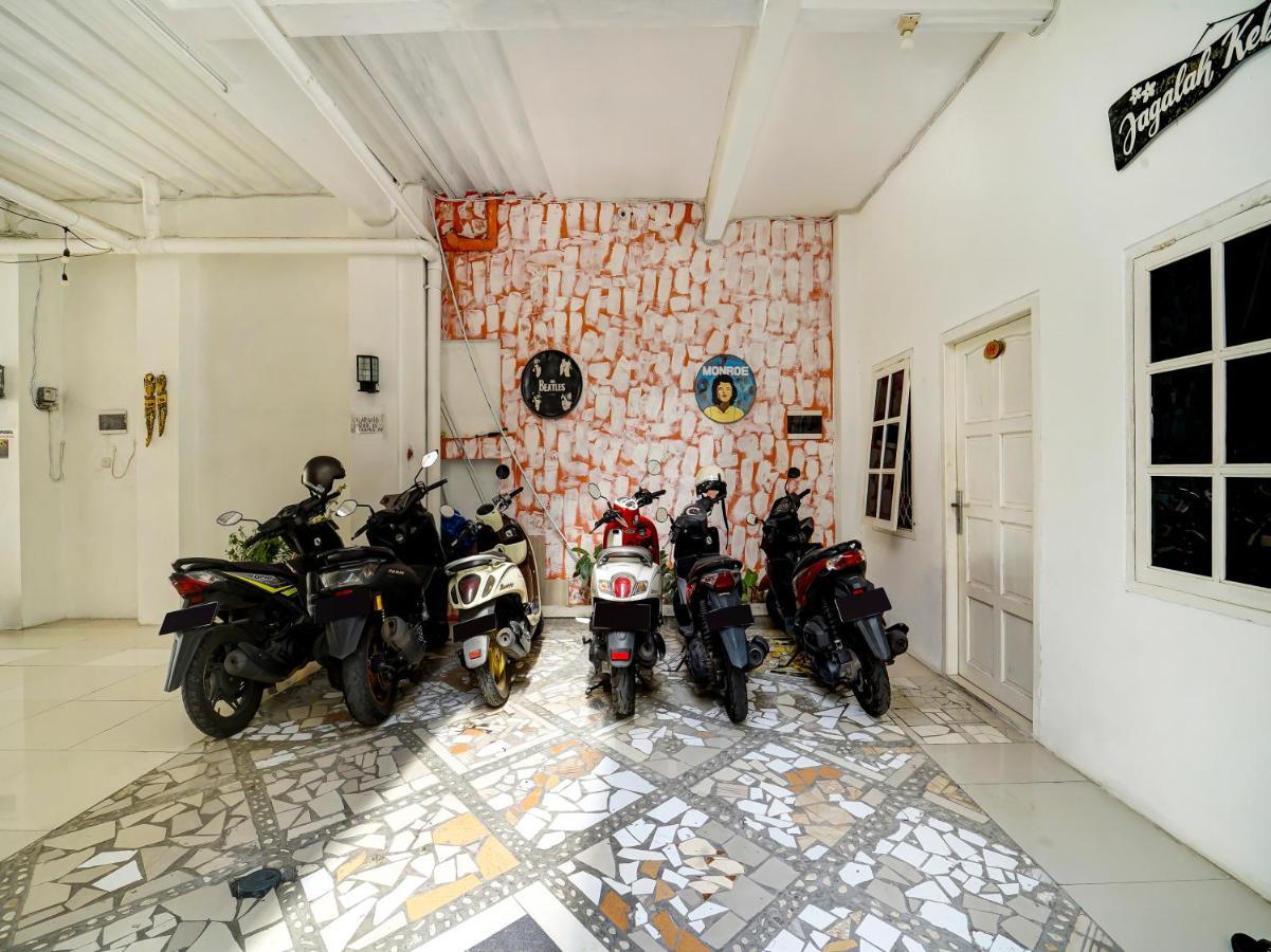 Super Oyo 91173 Guesthouse King Puntodewo Pakualaman Buitenkant foto