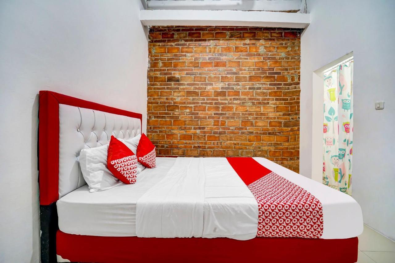 Super Oyo 91173 Guesthouse King Puntodewo Pakualaman Buitenkant foto