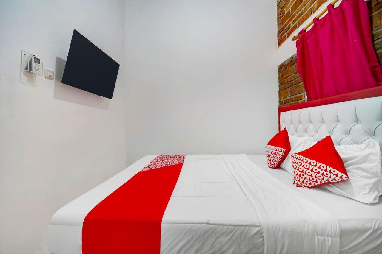Super Oyo 91173 Guesthouse King Puntodewo Pakualaman Buitenkant foto