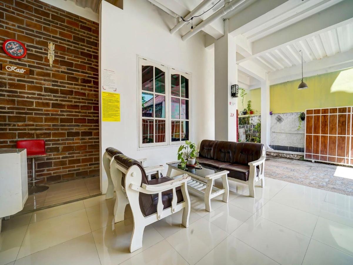 Super Oyo 91173 Guesthouse King Puntodewo Pakualaman Buitenkant foto